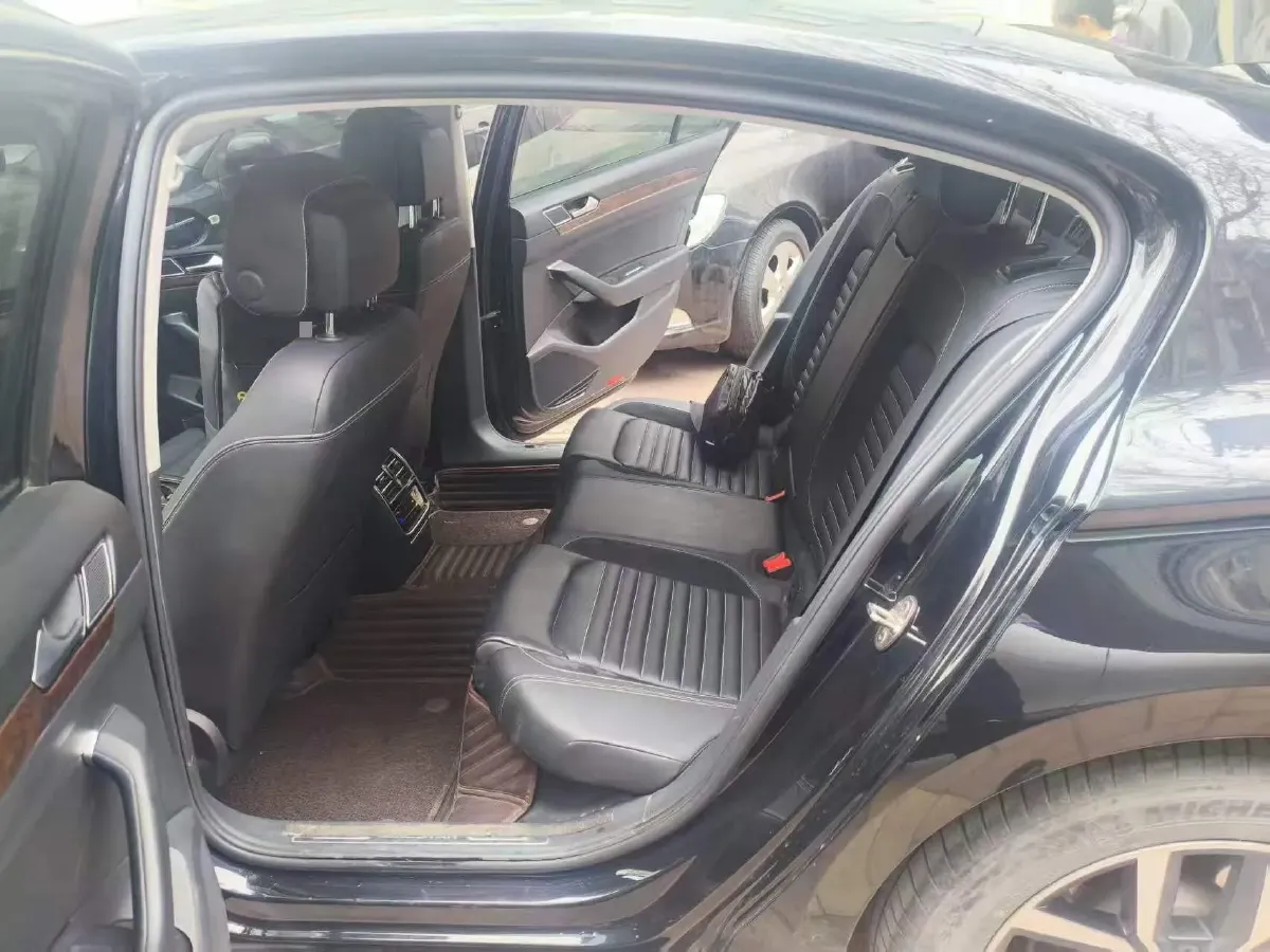 2020 Volkswagen Magotan 2.0T 186HP L4 7DCT,autocango,china used car exporter,china ev exporter,chinese used car exporter,chinese used ev exporter