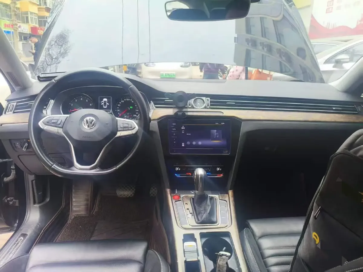 2020 Volkswagen Magotan 2.0T 186HP L4 7DCT,autocango,china used car exporter,china ev exporter,chinese used car exporter,chinese used ev exporter