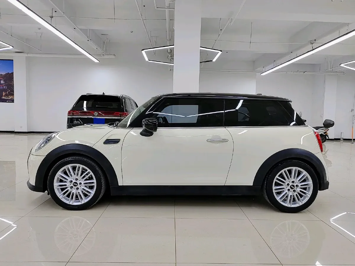 2022 MINI MINI 1.5T 136HP L3 7DCT,autocango,china used car exporter,china ev exporter,chinese used car exporter,chinese used ev exporter