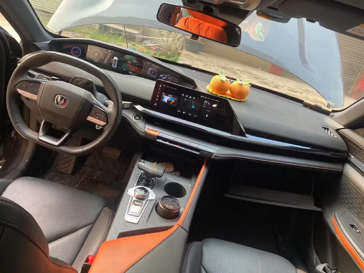 2022 ChangAn UNI-V 1.5T 188HP L4 7DCT,autocango,china used car exporter,china ev exporter,chinese used car exporter,chinese used ev exporter