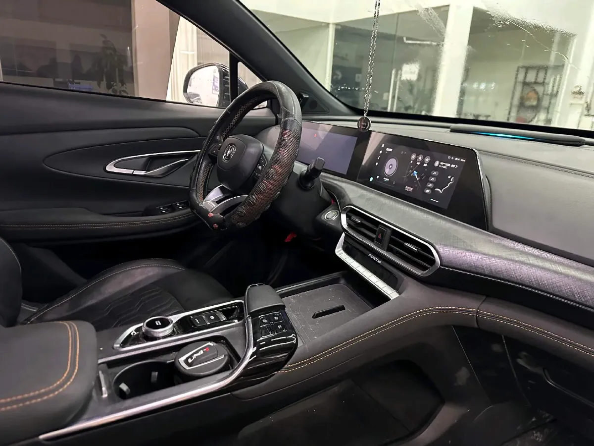 2022 ChangAn UNI-T 1.5T 188HP L4 7DCT,autocango,china used car exporter,china ev exporter,chinese used car exporter,chinese used ev exporter