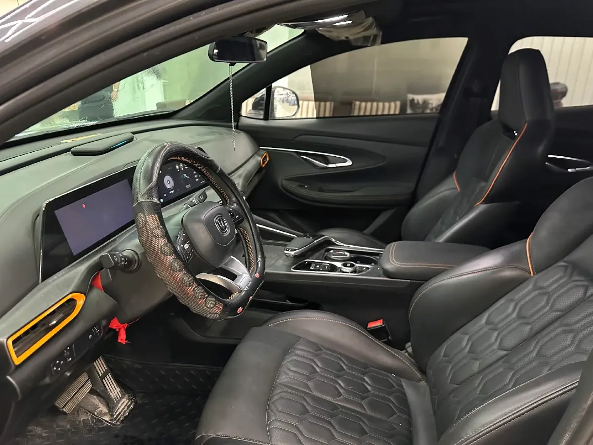 2022 ChangAn UNI-T 1.5T 188HP L4 7DCT,autocango,china used car exporter,china ev exporter,chinese used car exporter,chinese used ev exporter