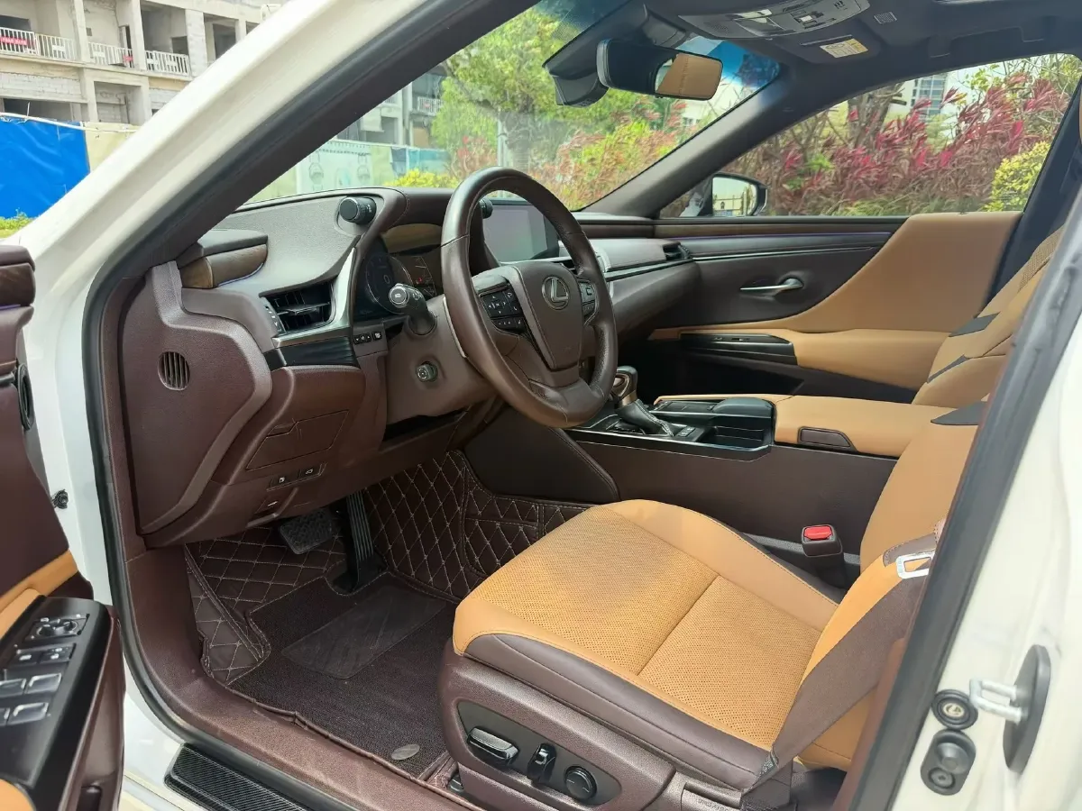 2020 Lexus ES 2.5L 178HP L4 E-CVT Hybrid,autocango,china used car exporter,china ev exporter,chinese used car exporter,chinese used ev exporter