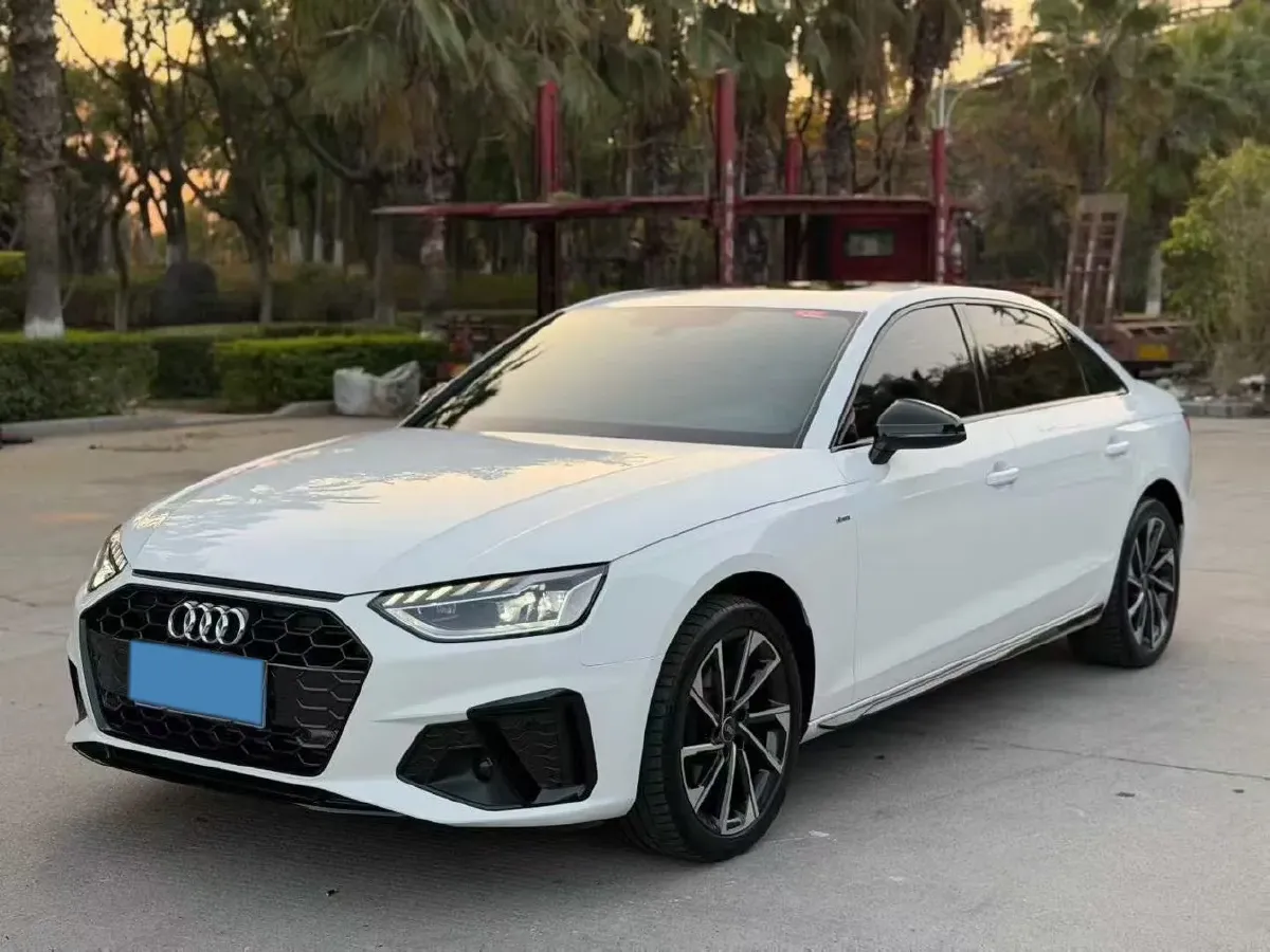 2023 Audi A4L 2.0T 190HP L4 7DCT,autocango,china used car exporter,china ev exporter,chinese used car exporter,chinese used ev exporter