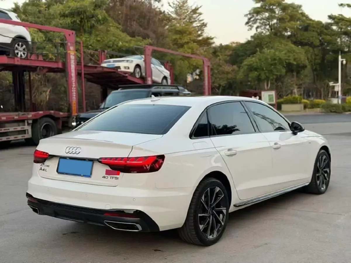 2023 Audi A4L 2.0T 190HP L4 7DCT,autocango,china used car exporter,china ev exporter,chinese used car exporter,chinese used ev exporter