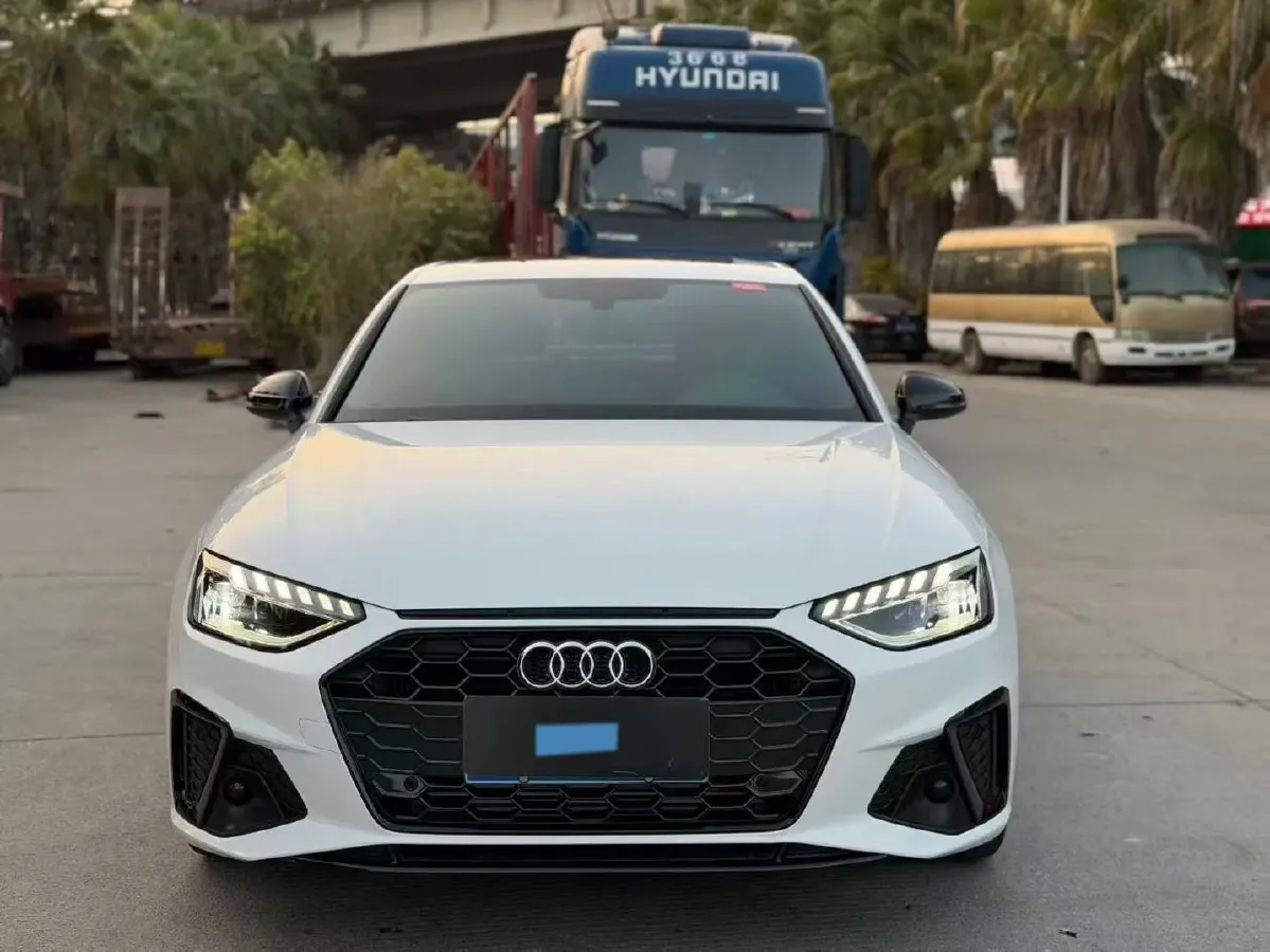 2023 Audi A4L 2.0T 190HP L4 7DCT,autocango,china used car exporter,china ev exporter,chinese used car exporter,chinese used ev exporter