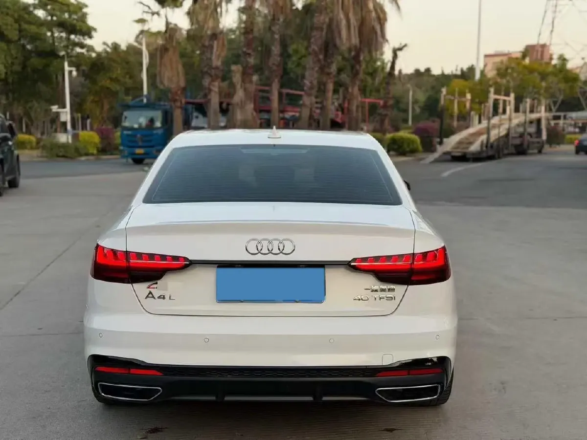 2023 Audi A4L 2.0T 190HP L4 7DCT,autocango,china used car exporter,china ev exporter,chinese used car exporter,chinese used ev exporter