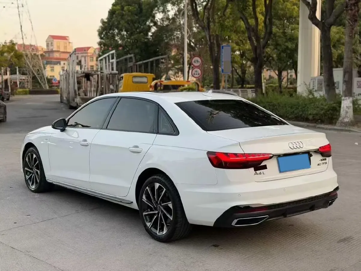 2023 Audi A4L 2.0T 190HP L4 7DCT,autocango,china used car exporter,china ev exporter,chinese used car exporter,chinese used ev exporter