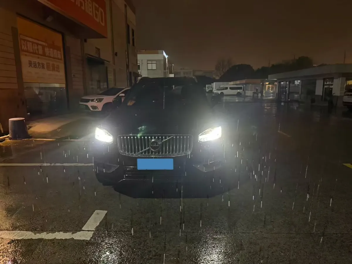 2023 Volvo XC90 2.0T 299HP L4 8AT,autocango,china used car exporter,china ev exporter,chinese used car exporter,chinese used ev exporter