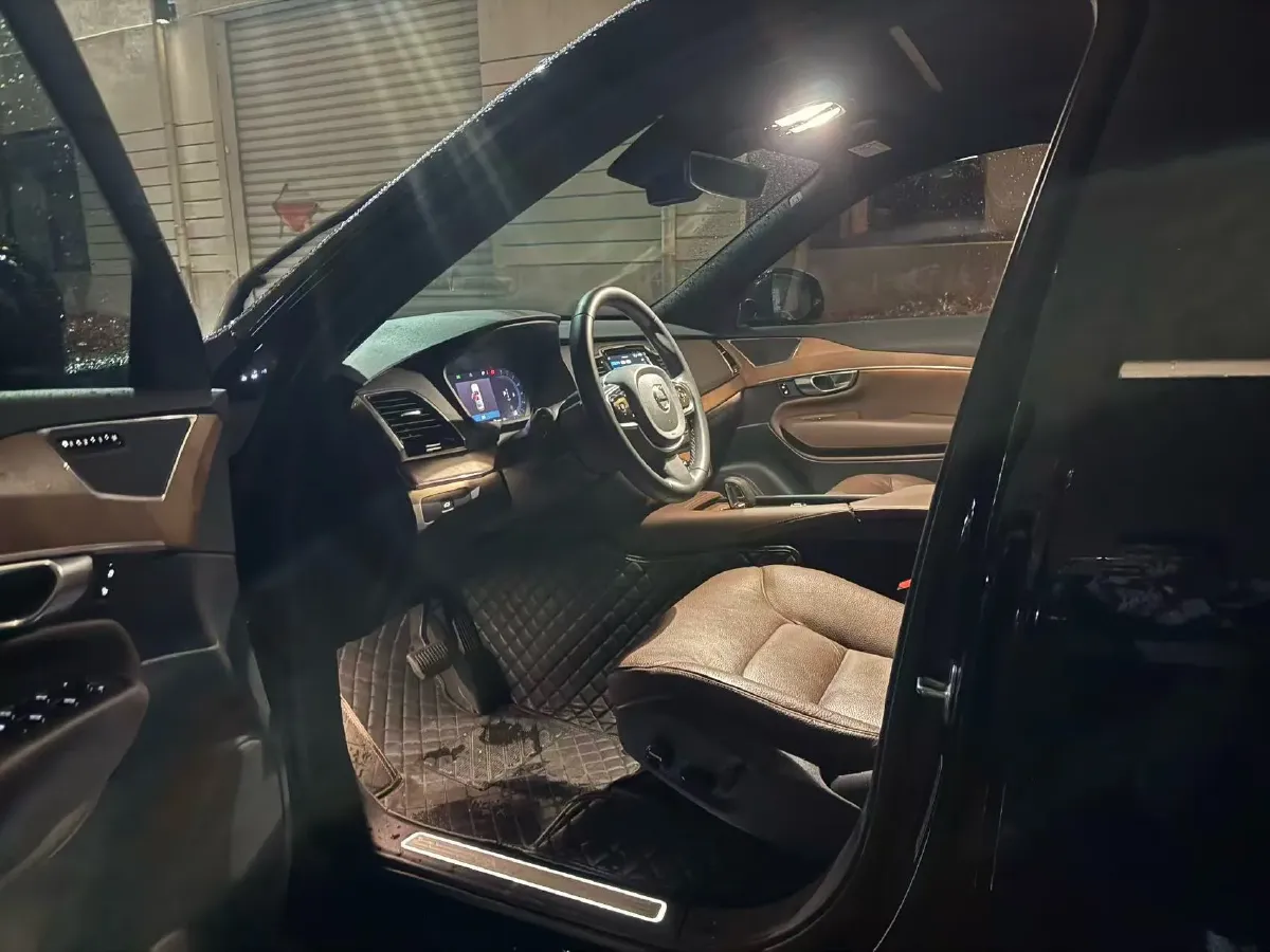 2023 Volvo XC90 2.0T 299HP L4 8AT,autocango,china used car exporter,china ev exporter,chinese used car exporter,chinese used ev exporter