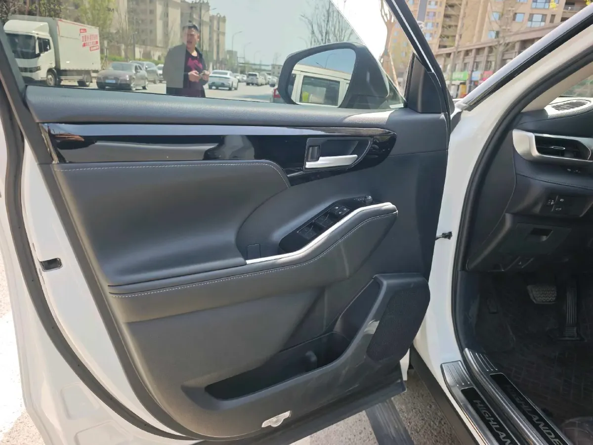 2023 Toyota Highlander 2.5L 189HP L4 E-CVT Hybrid,autocango,china used car exporter,china ev exporter,chinese used car exporter,chinese used ev exporter