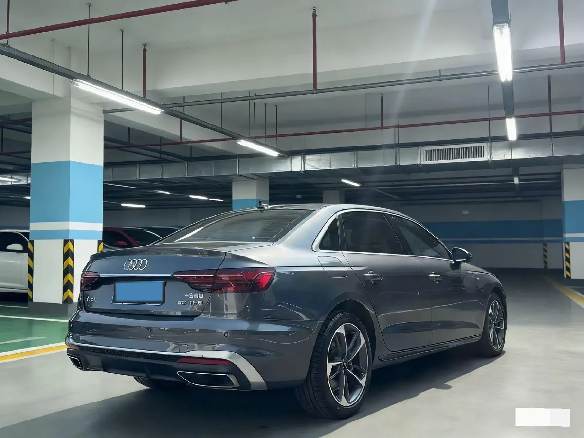 2024 Audi A4L 2.0T 190HP L4 7DCT,autocango,china used car exporter,china ev exporter,chinese used car exporter,chinese used ev exporter