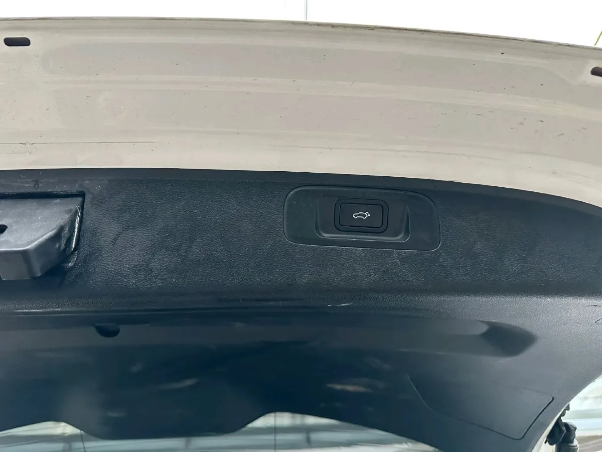 2022 Geely Coolray 1.5T 181HP L4 7DCT,autocango,china used car exporter,china ev exporter,chinese used car exporter,chinese used ev exporter