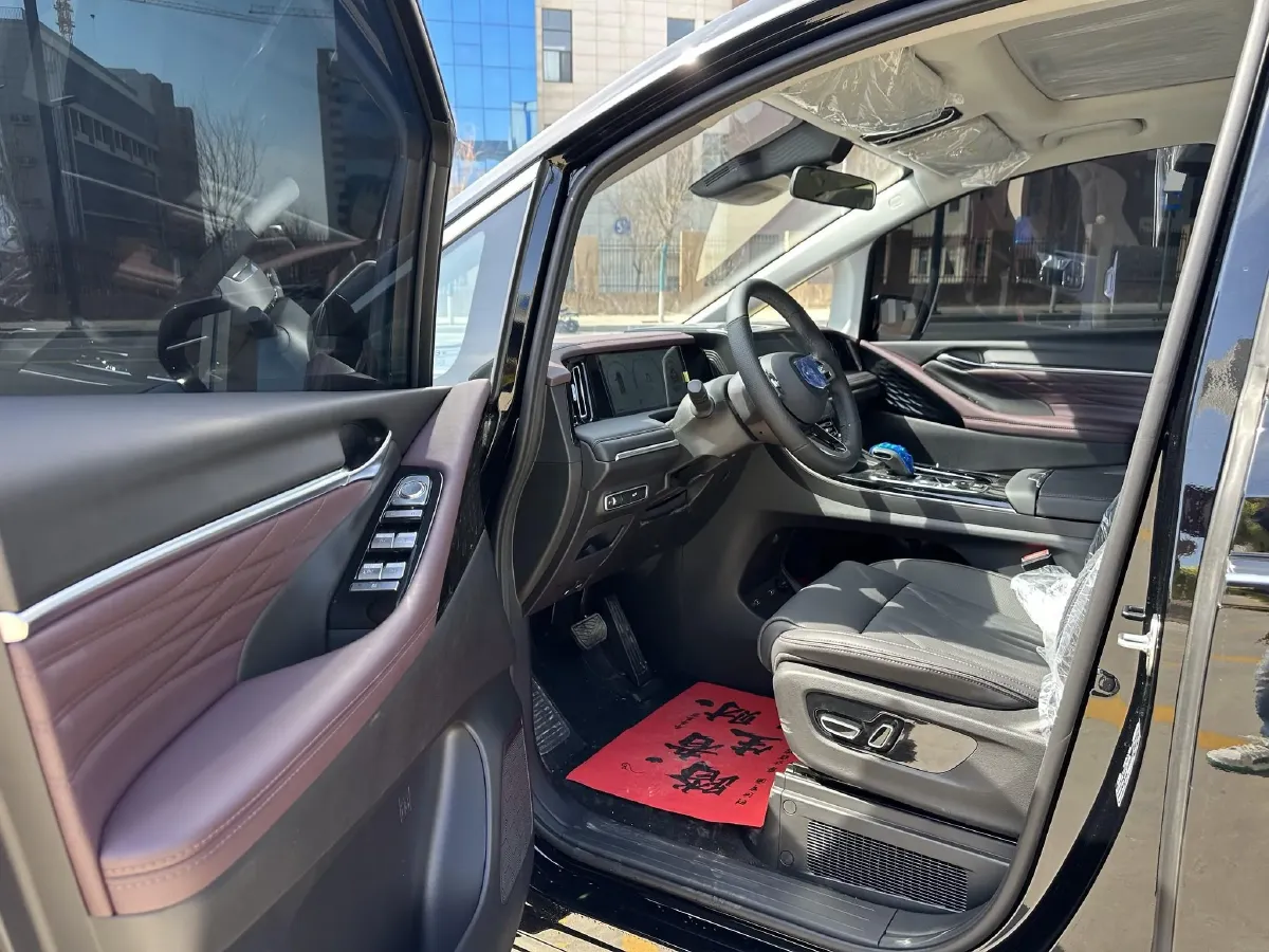 2024 GAC Trumpchi M8 2.0T 252HP L4 8AT,autocango,china used car exporter,china ev exporter,chinese used car exporter,chinese used ev exporter