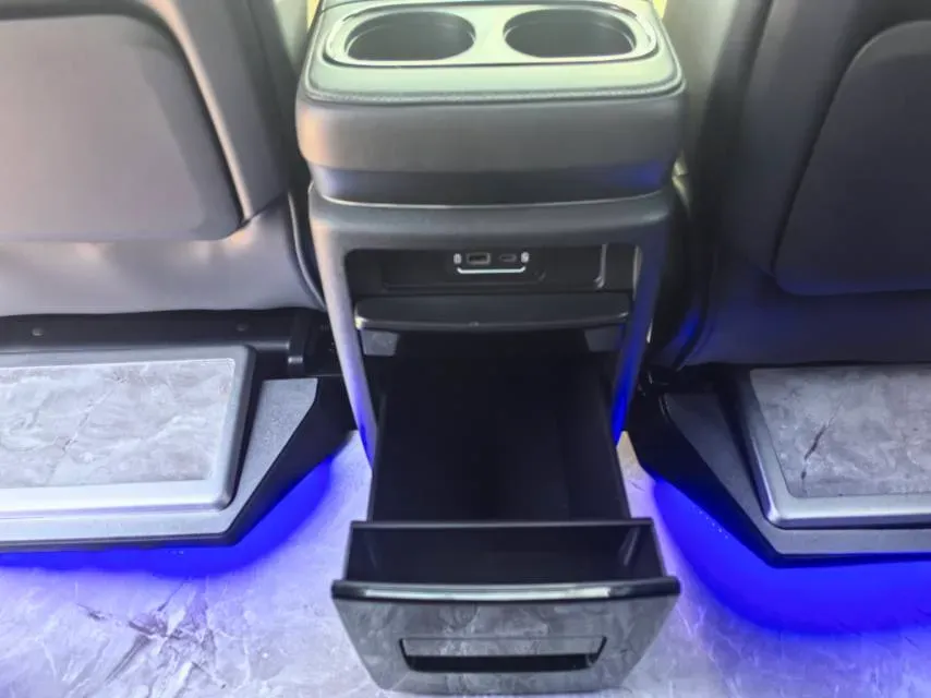 2024 GAC Trumpchi M8 2.0T 252HP L4 8AT,autocango,china used car exporter,china ev exporter,chinese used car exporter,chinese used ev exporter