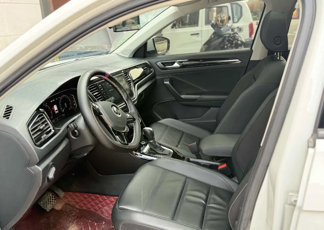 2022 Volkswagen T-Roc 1.4T 150HP L4 7DCT,autocango,china used car exporter,china ev exporter,chinese used car exporter,chinese used ev exporter