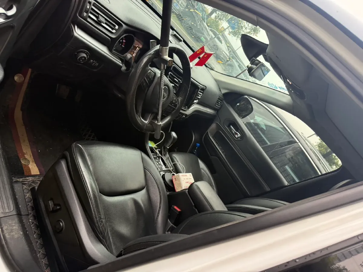 2018 Jeep Commander 2.0T 234HP L4 9AT,autocango,china used car exporter,china ev exporter,chinese used car exporter,chinese used ev exporter