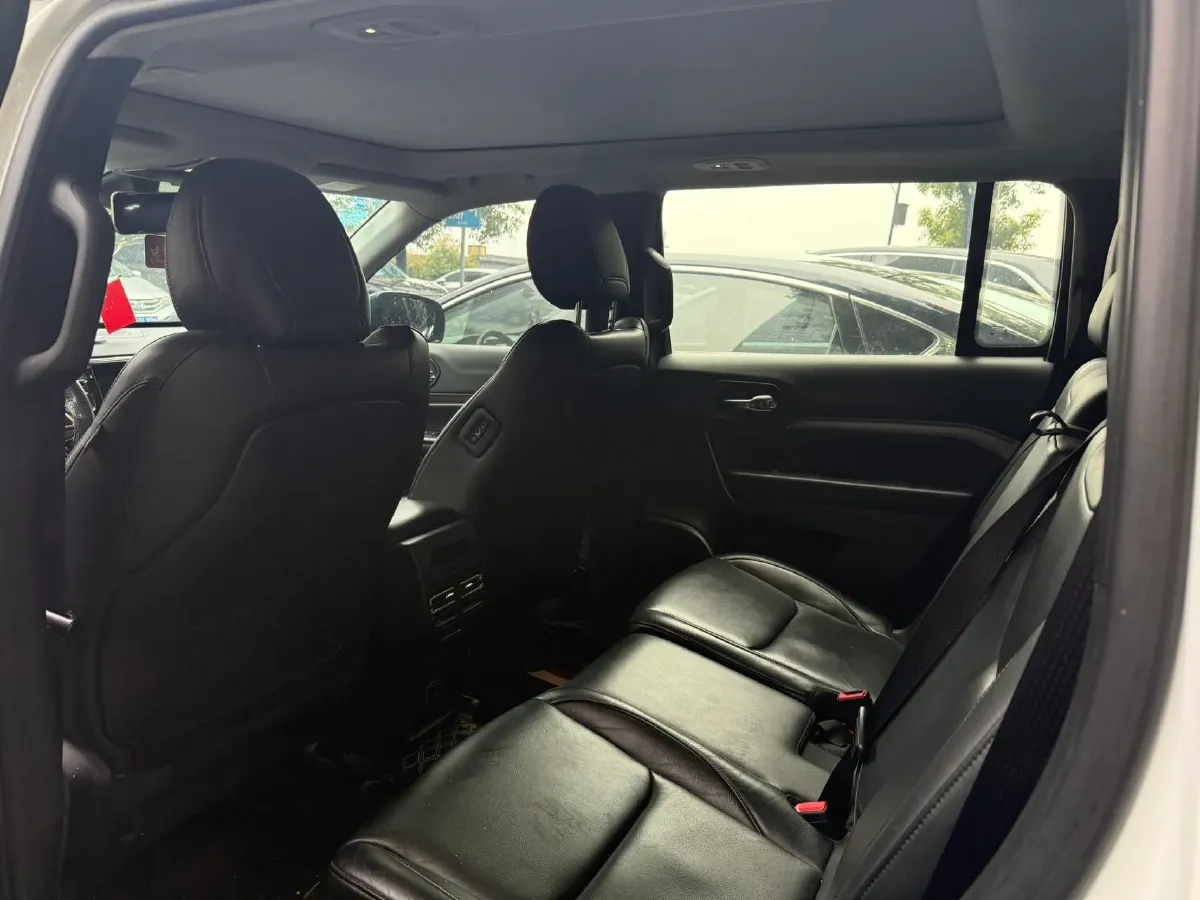 2018 Jeep Commander 2.0T 234HP L4 9AT,autocango,china used car exporter,china ev exporter,chinese used car exporter,chinese used ev exporter