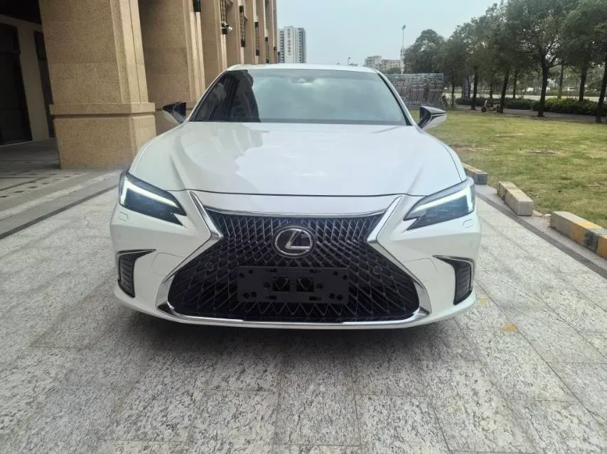 2024 Lexus ES 2.0L 173HP L4 CVT,autocango,china used car exporter,china ev exporter,chinese used car exporter,chinese used ev exporter