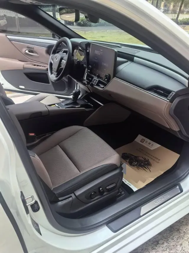 2024 Lexus ES 2.0L 173HP L4 CVT,autocango,china used car exporter,china ev exporter,chinese used car exporter,chinese used ev exporter