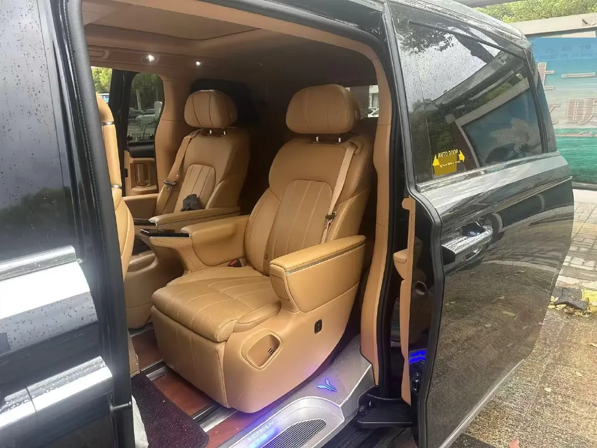 2025 Voyah Dream 1.5T 150HP L4 PHEV 41.7KWH,autocango,china used car exporter,china ev exporter,chinese used car exporter,chinese used ev exporter