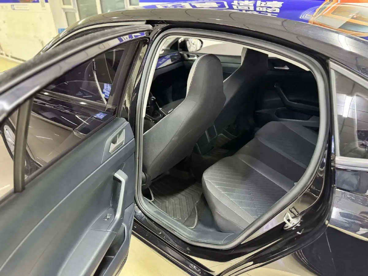 2023 Volkswagen Lavida 1.5L 110HP L4 5MT,autocango,china used car exporter,china ev exporter,chinese used car exporter,chinese used ev exporter