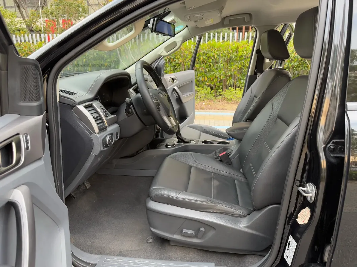 2017 Hyundai Grand SantaFe 2.2T 200HP L4 6AT,autocango,china used car exporter,china ev exporter,chinese used car exporter,chinese used ev exporter