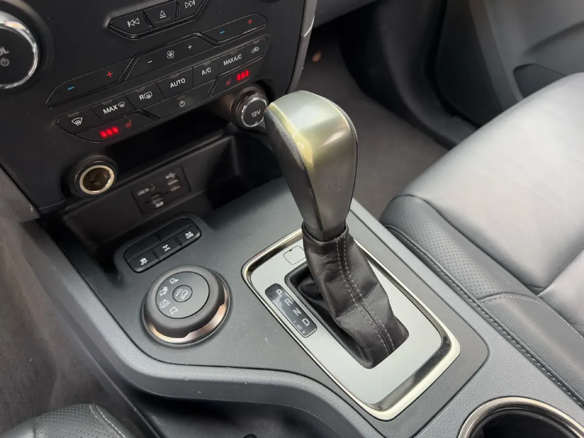 2017 Hyundai Grand SantaFe 2.2T 200HP L4 6AT,autocango,china used car exporter,china ev exporter,chinese used car exporter,chinese used ev exporter