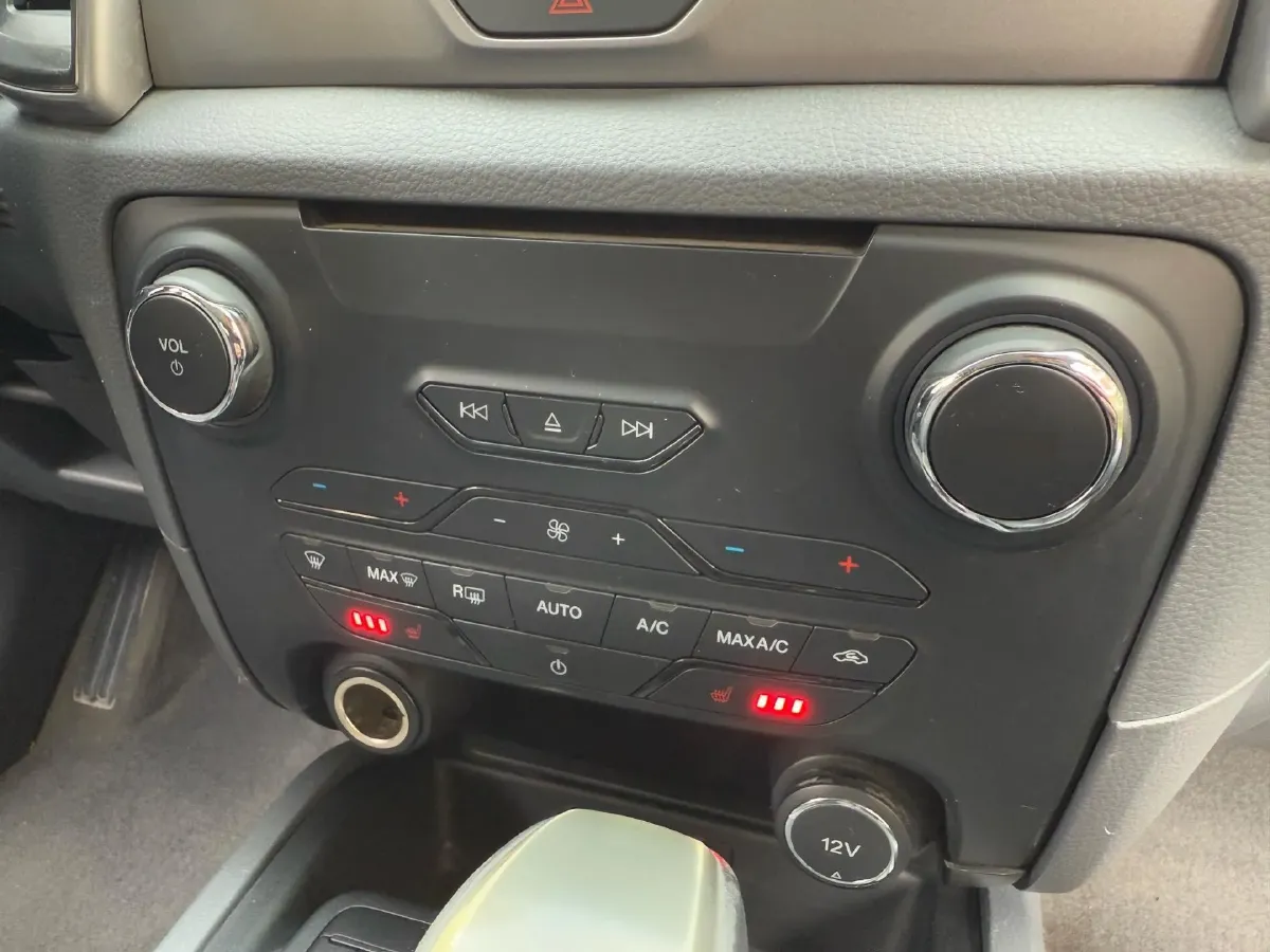 2017 Hyundai Grand SantaFe 2.2T 200HP L4 6AT,autocango,china used car exporter,china ev exporter,chinese used car exporter,chinese used ev exporter