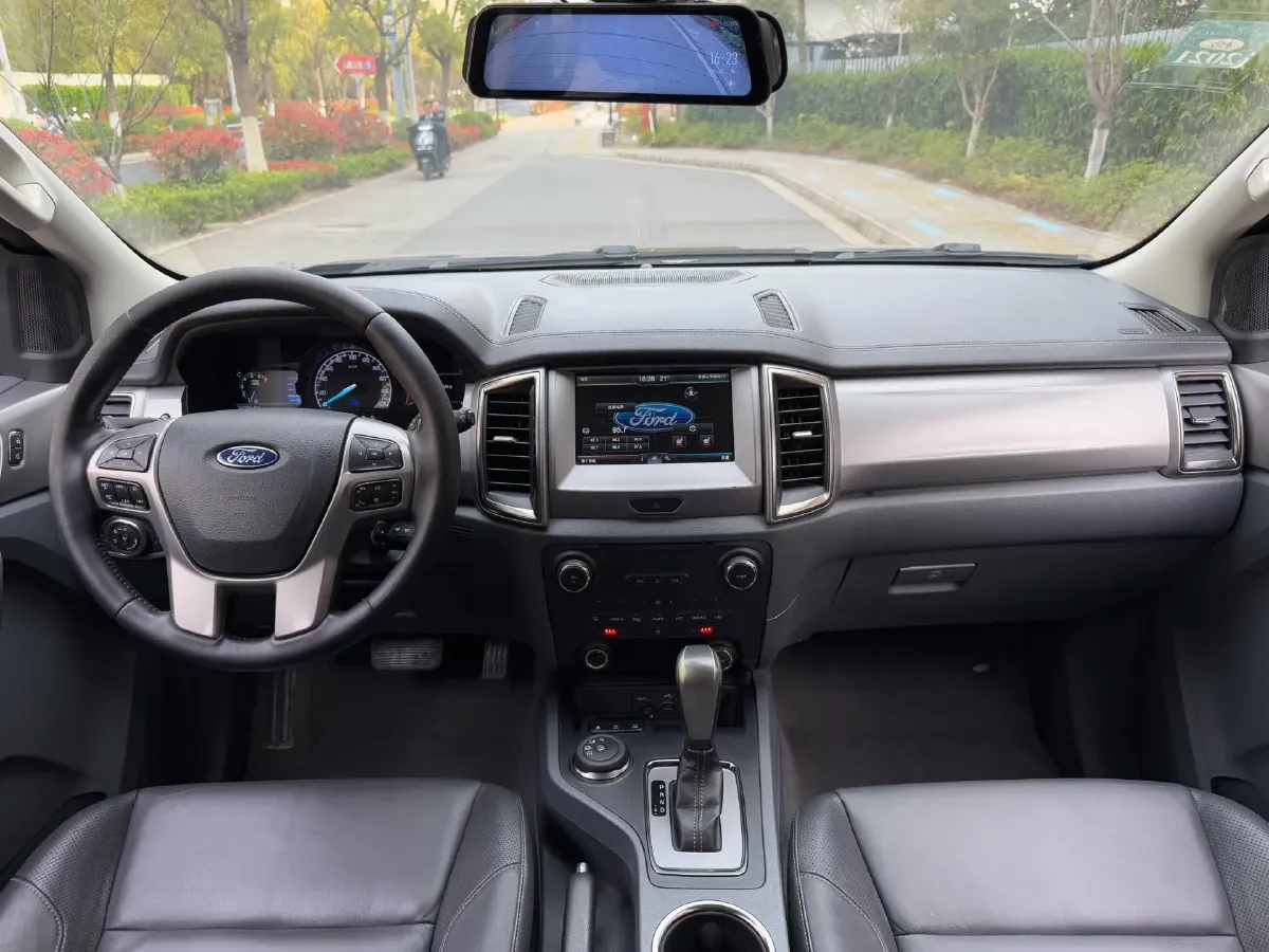 2017 Hyundai Grand SantaFe 2.2T 200HP L4 6AT,autocango,china used car exporter,china ev exporter,chinese used car exporter,chinese used ev exporter