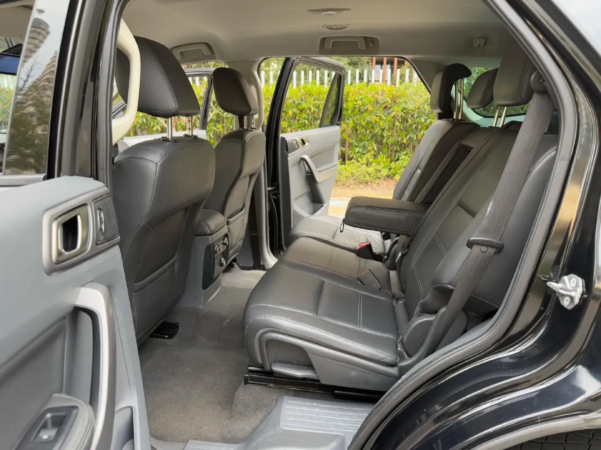 2017 Hyundai Grand SantaFe 2.2T 200HP L4 6AT,autocango,china used car exporter,china ev exporter,chinese used car exporter,chinese used ev exporter