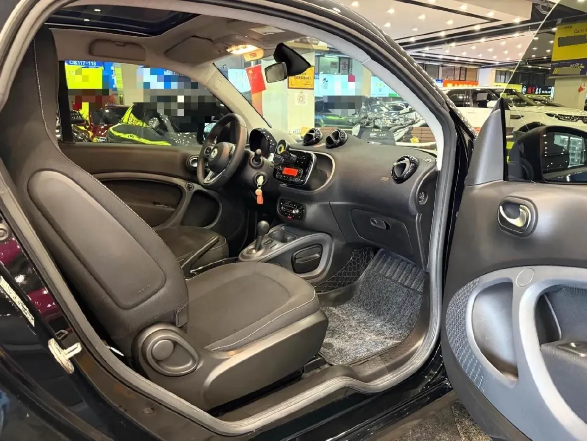 2019 Smart smart fortwo 0.9T 90HP L3 6DCT,autocango,china used car exporter,china ev exporter,chinese used car exporter,chinese used ev exporter