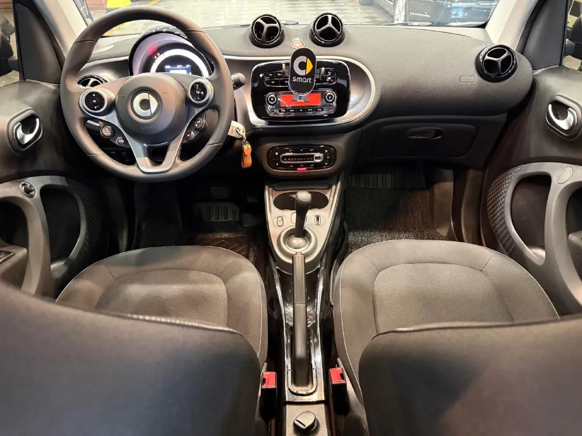 2019 Smart smart fortwo 0.9T 90HP L3 6DCT,autocango,china used car exporter,china ev exporter,chinese used car exporter,chinese used ev exporter