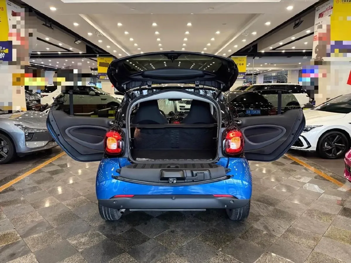2019 Smart smart fortwo 0.9T 90HP L3 6DCT,autocango,china used car exporter,china ev exporter,chinese used car exporter,chinese used ev exporter