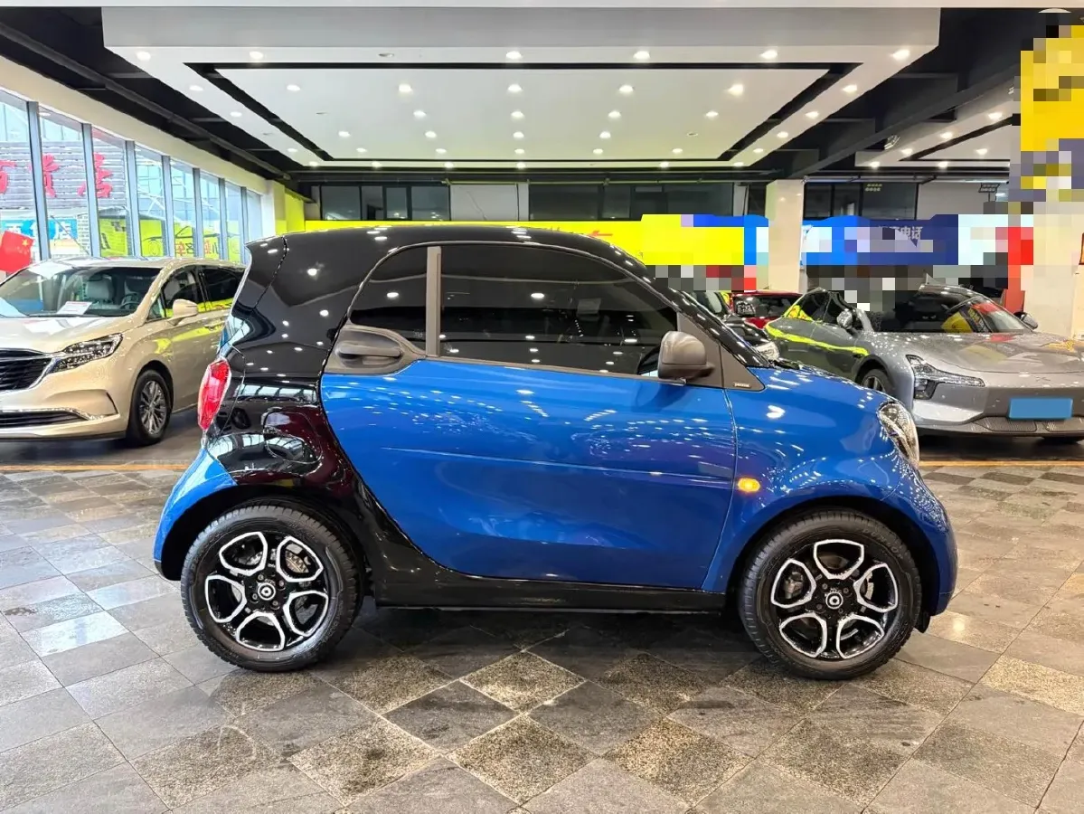 2019 Smart smart fortwo 0.9T 90HP L3 6DCT,autocango,china used car exporter,china ev exporter,chinese used car exporter,chinese used ev exporter