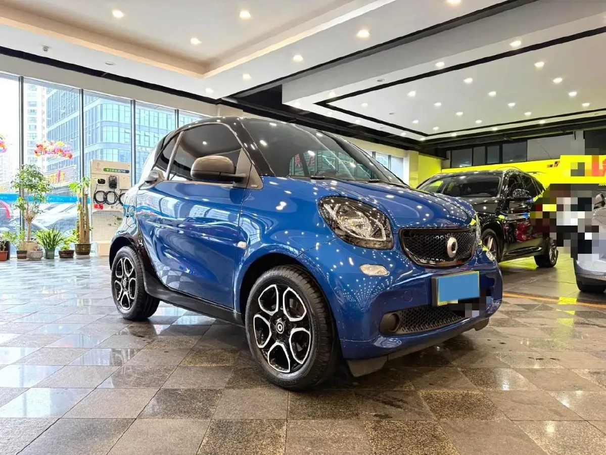 2019 Smart smart fortwo 0.9T 90HP L3 6DCT,autocango,china used car exporter,china ev exporter,chinese used car exporter,chinese used ev exporter