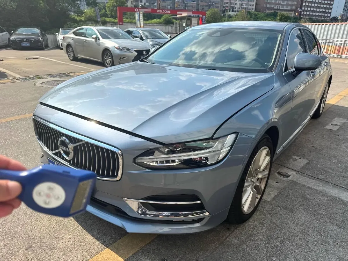 2020 Volvo S90 2.0T 190HP L4 8AT,autocango,china used car exporter,china ev exporter,chinese used car exporter,chinese used ev exporter