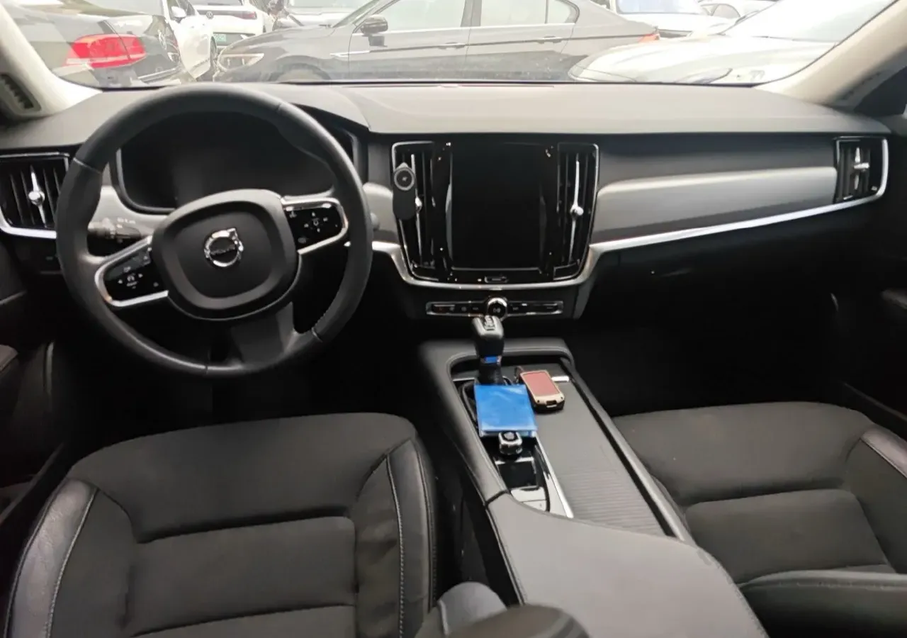 2020 Volvo S90 2.0T 190HP L4 8AT,autocango,china used car exporter,china ev exporter,chinese used car exporter,chinese used ev exporter