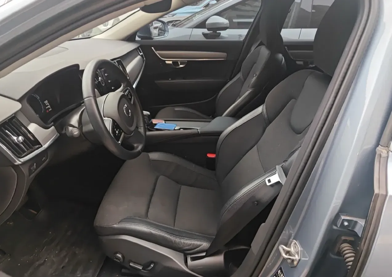 2020 Volvo S90 2.0T 190HP L4 8AT,autocango,china used car exporter,china ev exporter,chinese used car exporter,chinese used ev exporter