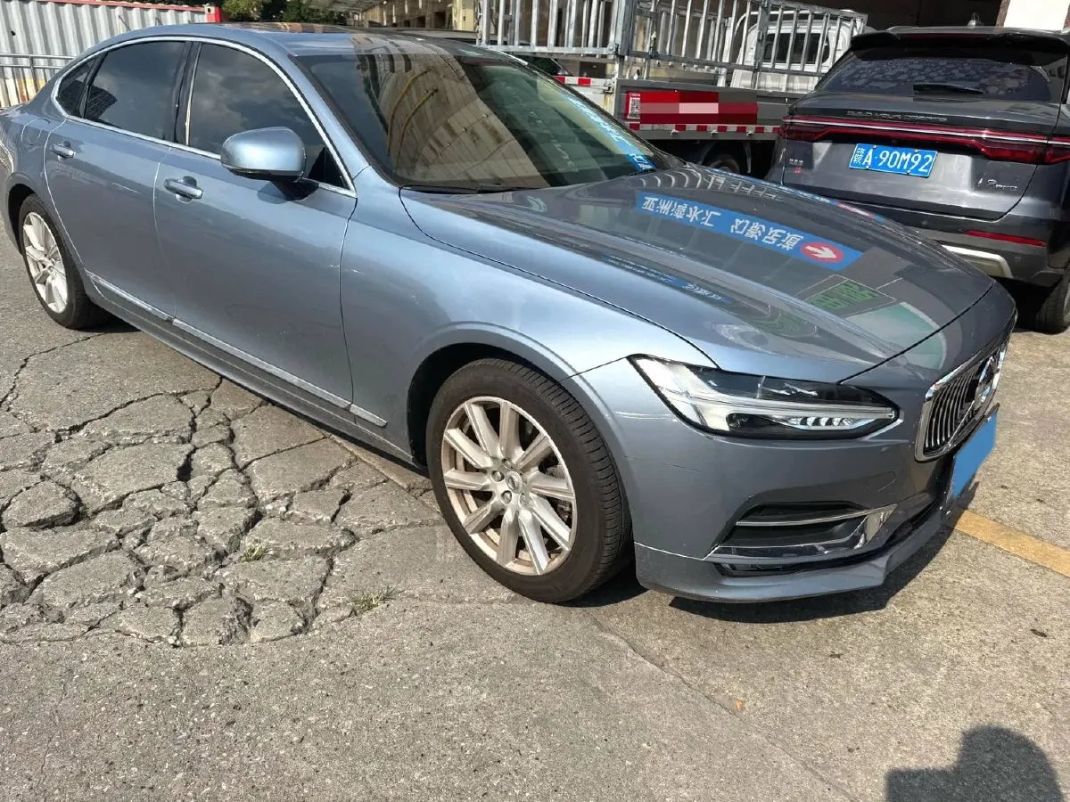 2020 Volvo S90 2.0T 190HP L4 8AT,autocango,china used car exporter,china ev exporter,chinese used car exporter,chinese used ev exporter