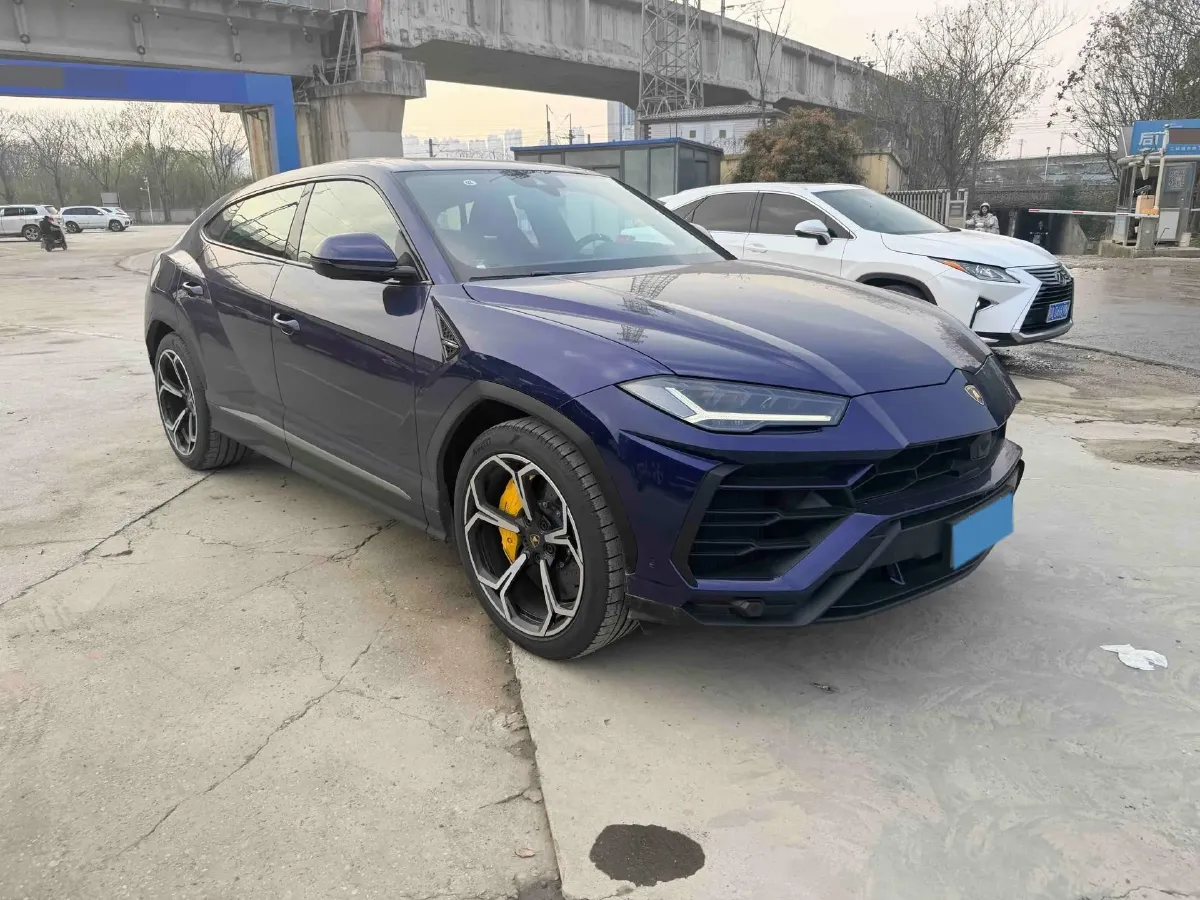 2021 Lamborghini Urus 4.0T 641HP V8 8AT,autocango,china used car exporter,china ev exporter,chinese used car exporter,chinese used ev exporter