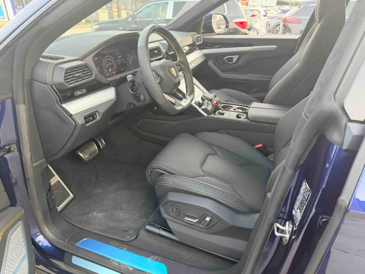 2021 Lamborghini Urus 4.0T 641HP V8 8AT,autocango,china used car exporter,china ev exporter,chinese used car exporter,chinese used ev exporter