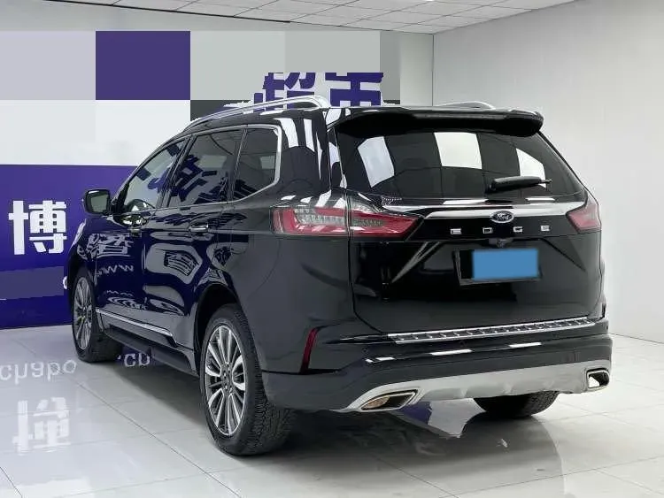2021 Ford Edge 2.0T 245HP L4 8AT,autocango,china used car exporter,china ev exporter,chinese used car exporter,chinese used ev exporter