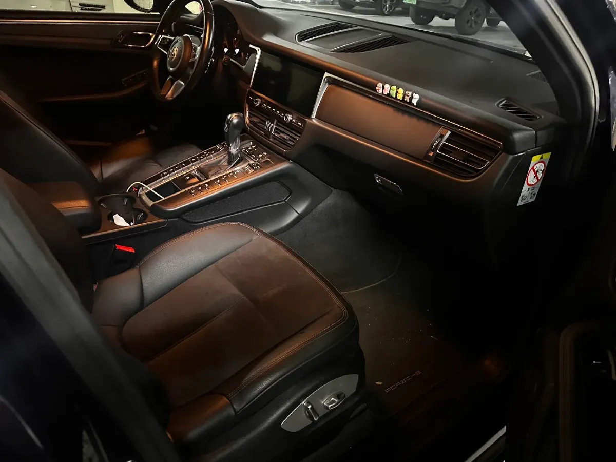 2018 Porsche Macan 2.0T 252HP L4 7DCT,autocango,china used car exporter,china ev exporter,chinese used car exporter,chinese used ev exporter