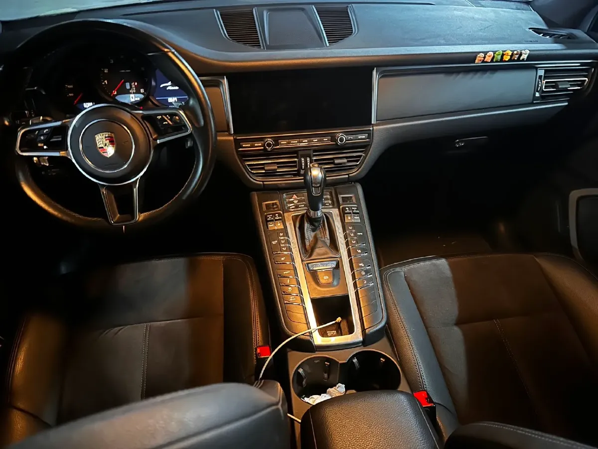 2018 Porsche Macan 2.0T 252HP L4 7DCT,autocango,china used car exporter,china ev exporter,chinese used car exporter,chinese used ev exporter