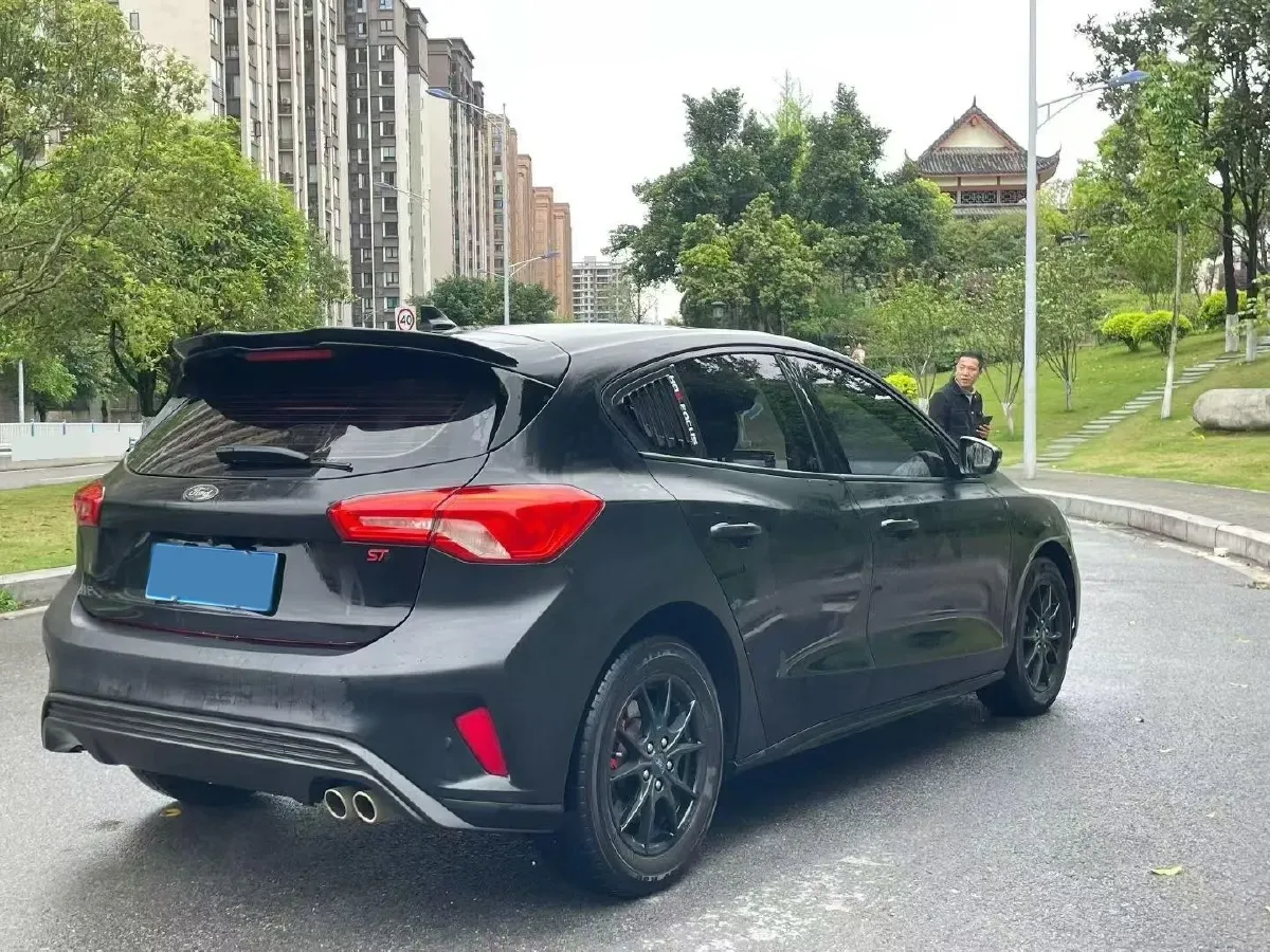 2020 Ford Focus 1.5T 174HP L3 8AT,autocango,china used car exporter,china ev exporter,chinese used car exporter,chinese used ev exporter