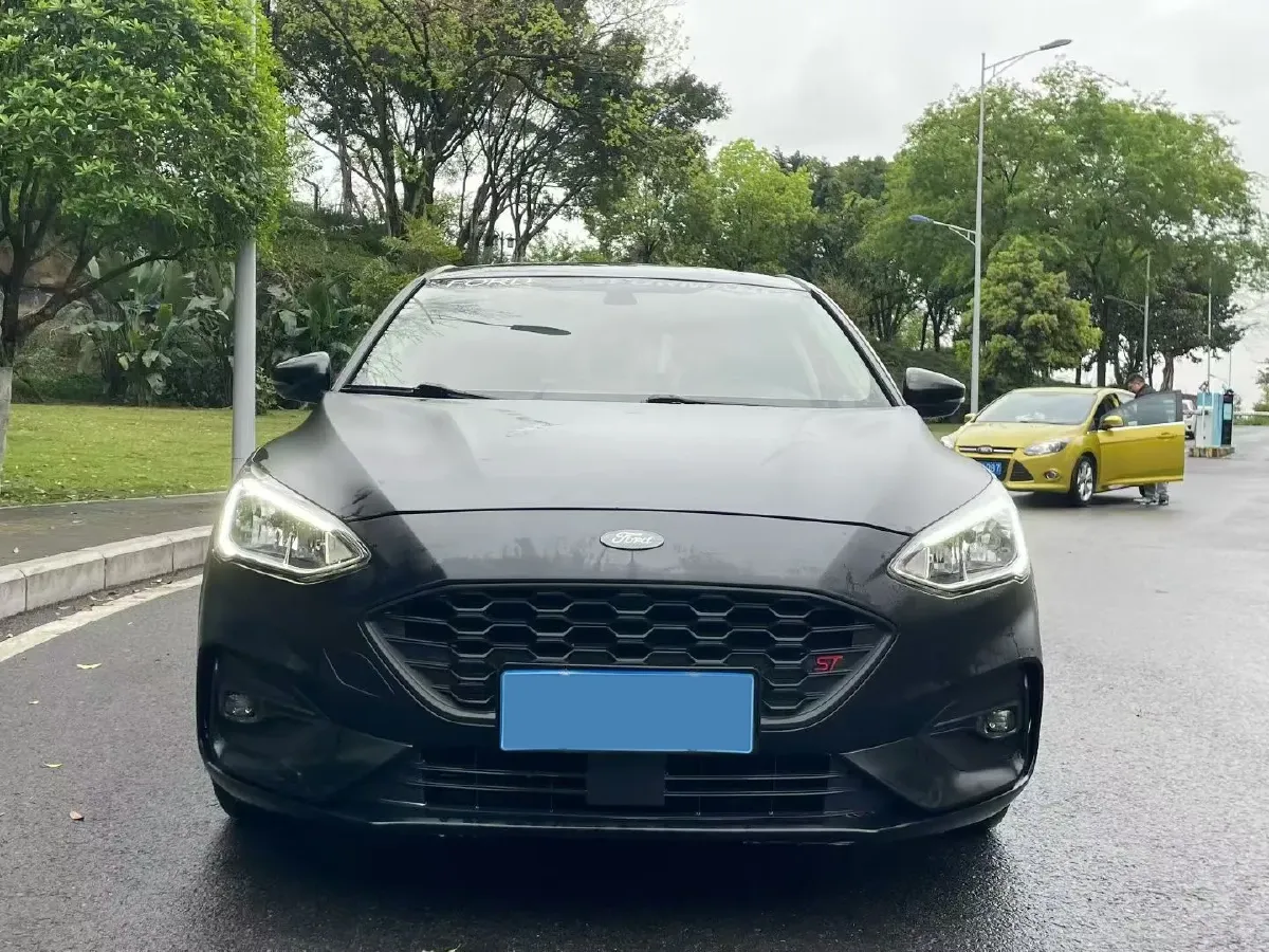 2020 Ford Focus 1.5T 174HP L3 8AT,autocango,china used car exporter,china ev exporter,chinese used car exporter,chinese used ev exporter