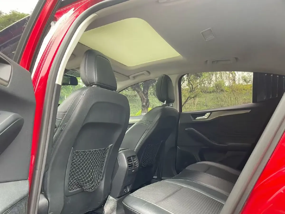 2020 Ford Focus 1.5T 174HP L3 8AT,autocango,china used car exporter,china ev exporter,chinese used car exporter,chinese used ev exporter