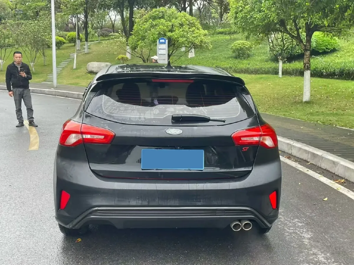 2020 Ford Focus 1.5T 174HP L3 8AT,autocango,china used car exporter,china ev exporter,chinese used car exporter,chinese used ev exporter