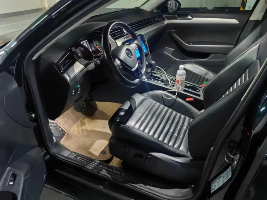 2018 Volkswagen Magotan 1.8T 180HP L4 7DCT,autocango,china used car exporter,china ev exporter,chinese used car exporter,chinese used ev exporter